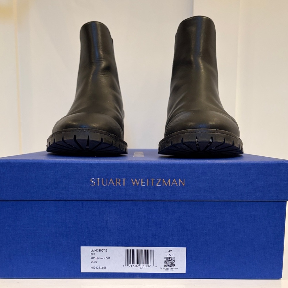 Stuart Weitzman Laine Bootie, Size 39